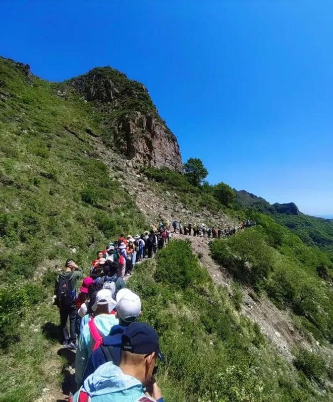 产三件套被一双“臭鞋”抢了风头九游会真人游戏第一品牌中国中(图12)